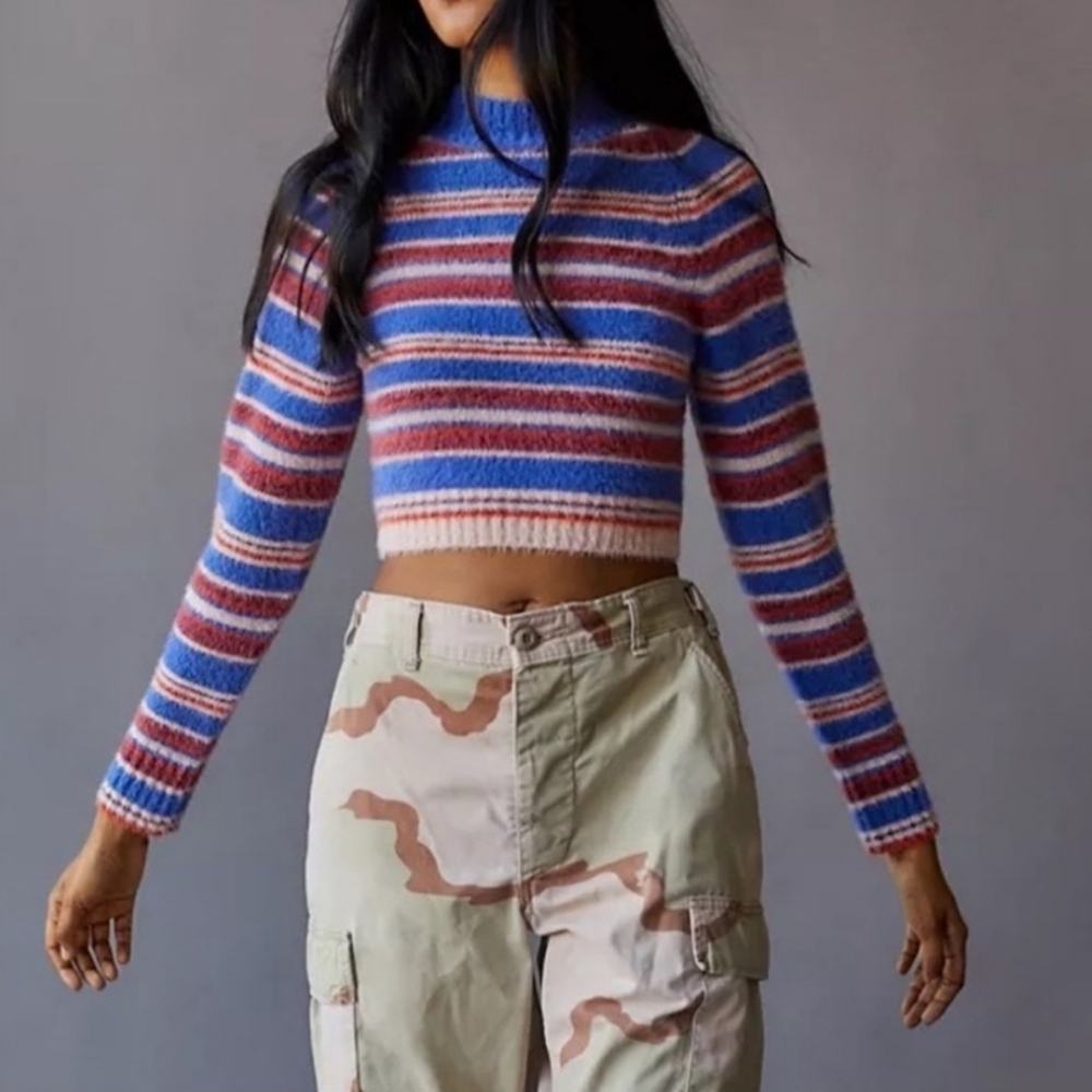 Urban Outfitters - Cleo Mock Neck Sweater